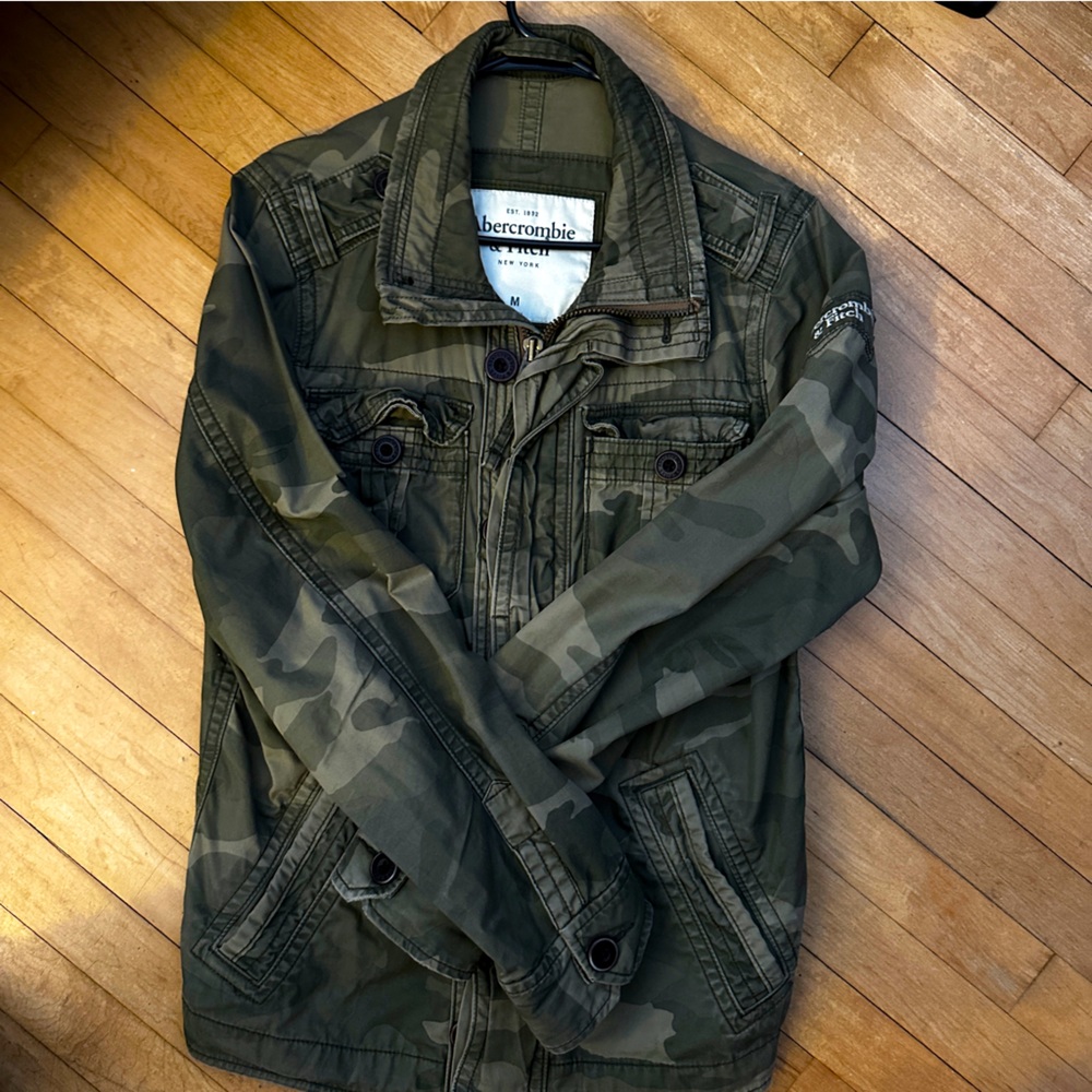 VINTAGE: ABERCROMBIE AND FITCH CAMOUFLAGE JACKET - MEDIUM